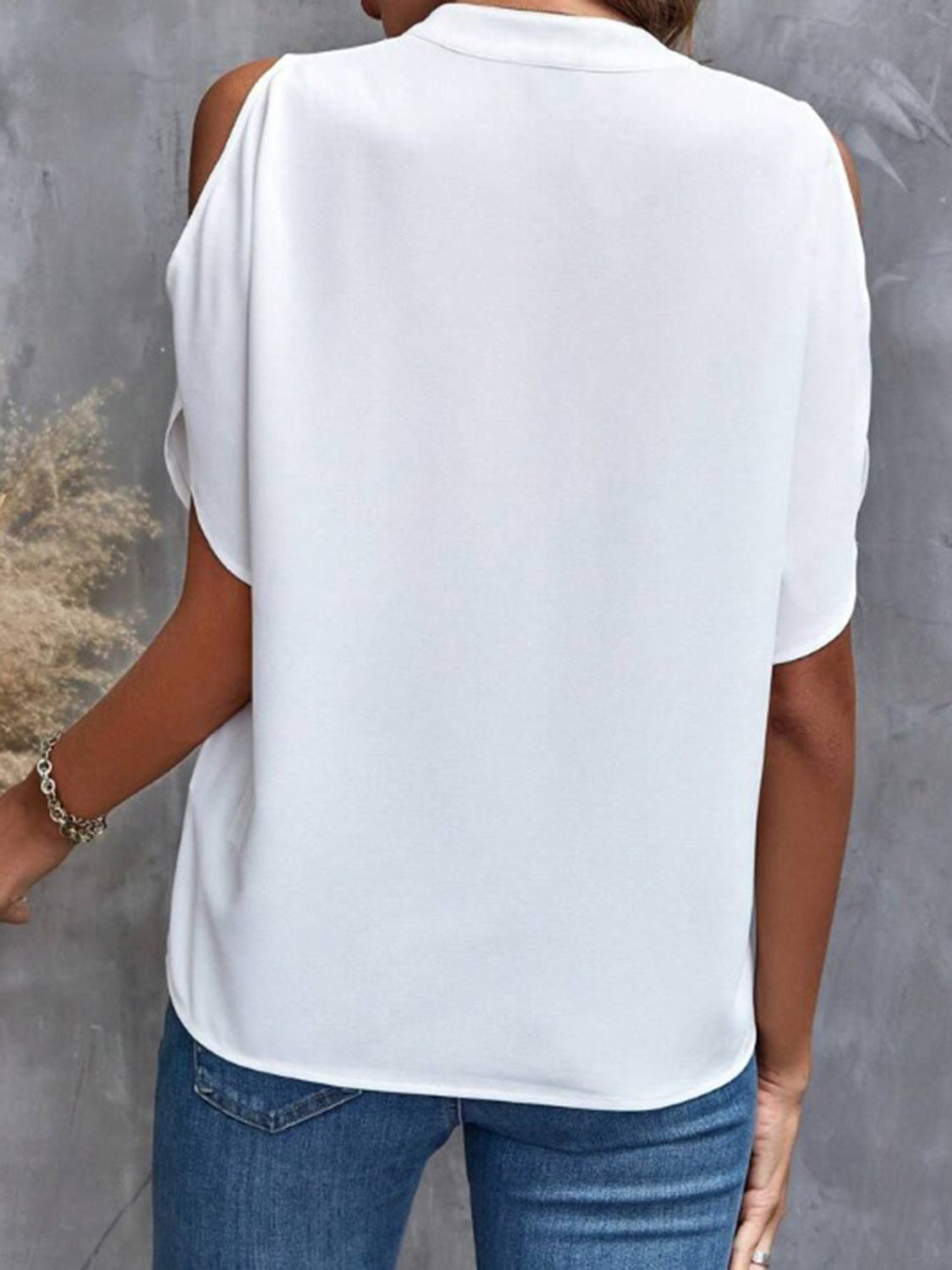 Women's Solid Color Basic Casual Fitted T-Shirt, Short Sleeve Off-Shoulder Top, Commuter Wear, Stylish, Minimalist and Comfortable Ladies' Tee