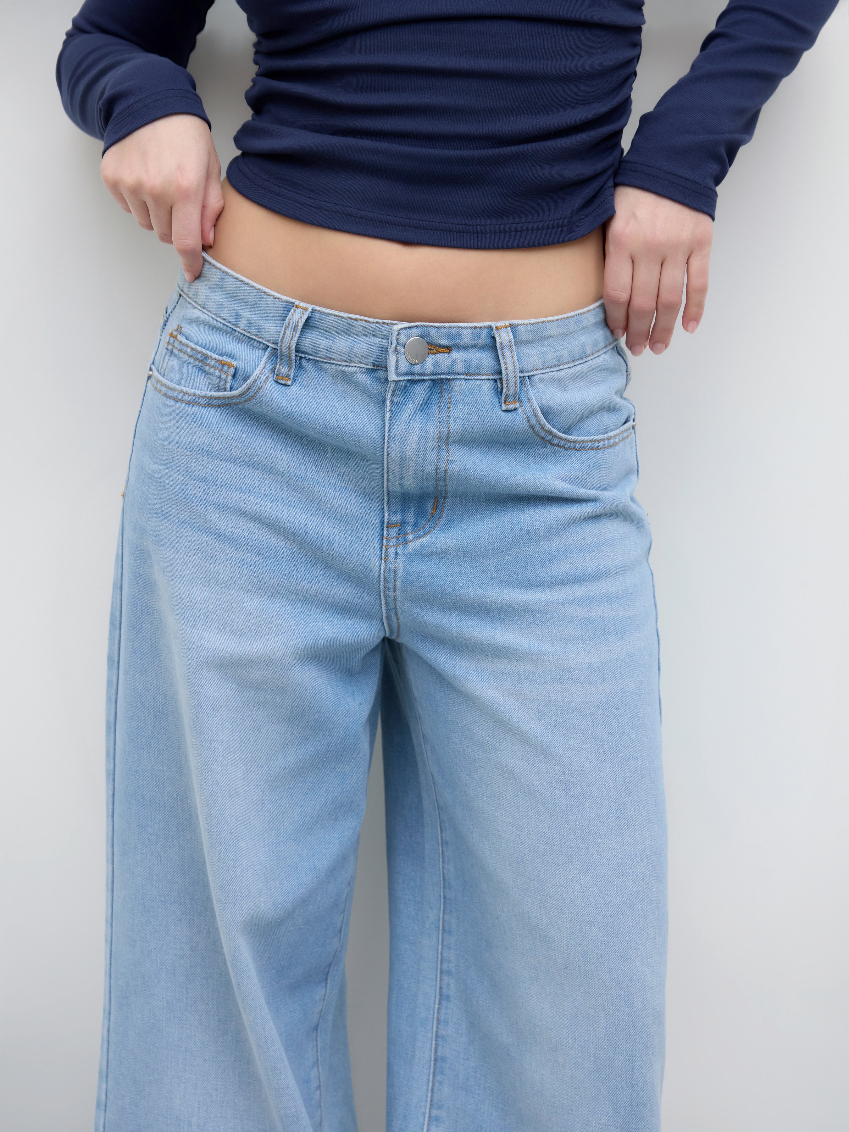 Denim Low-Rise Baggy Trousers - Light Blue