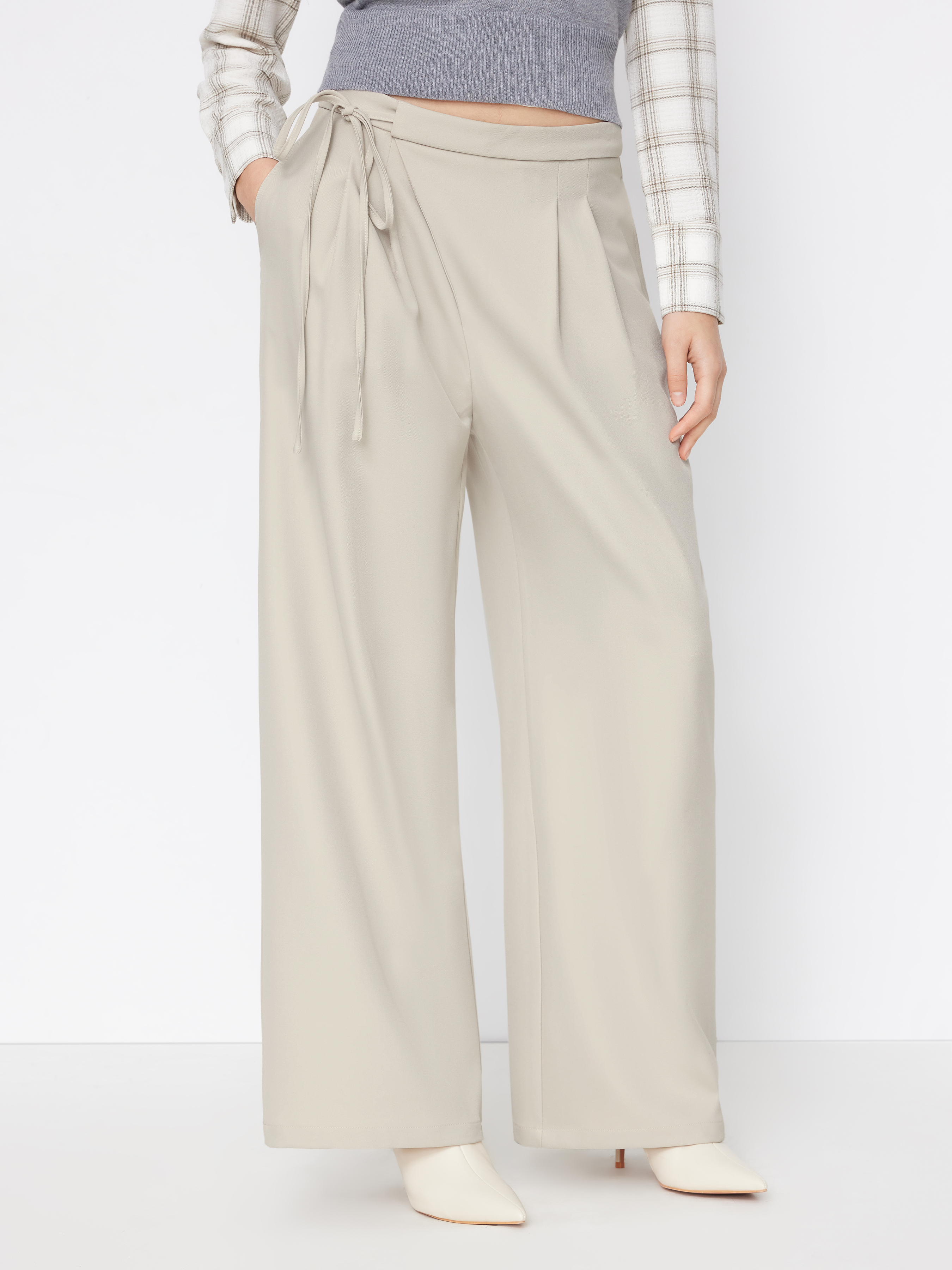 Mid Rise Tie Side Knotted Pleated Wide Leg Trousers - Beige