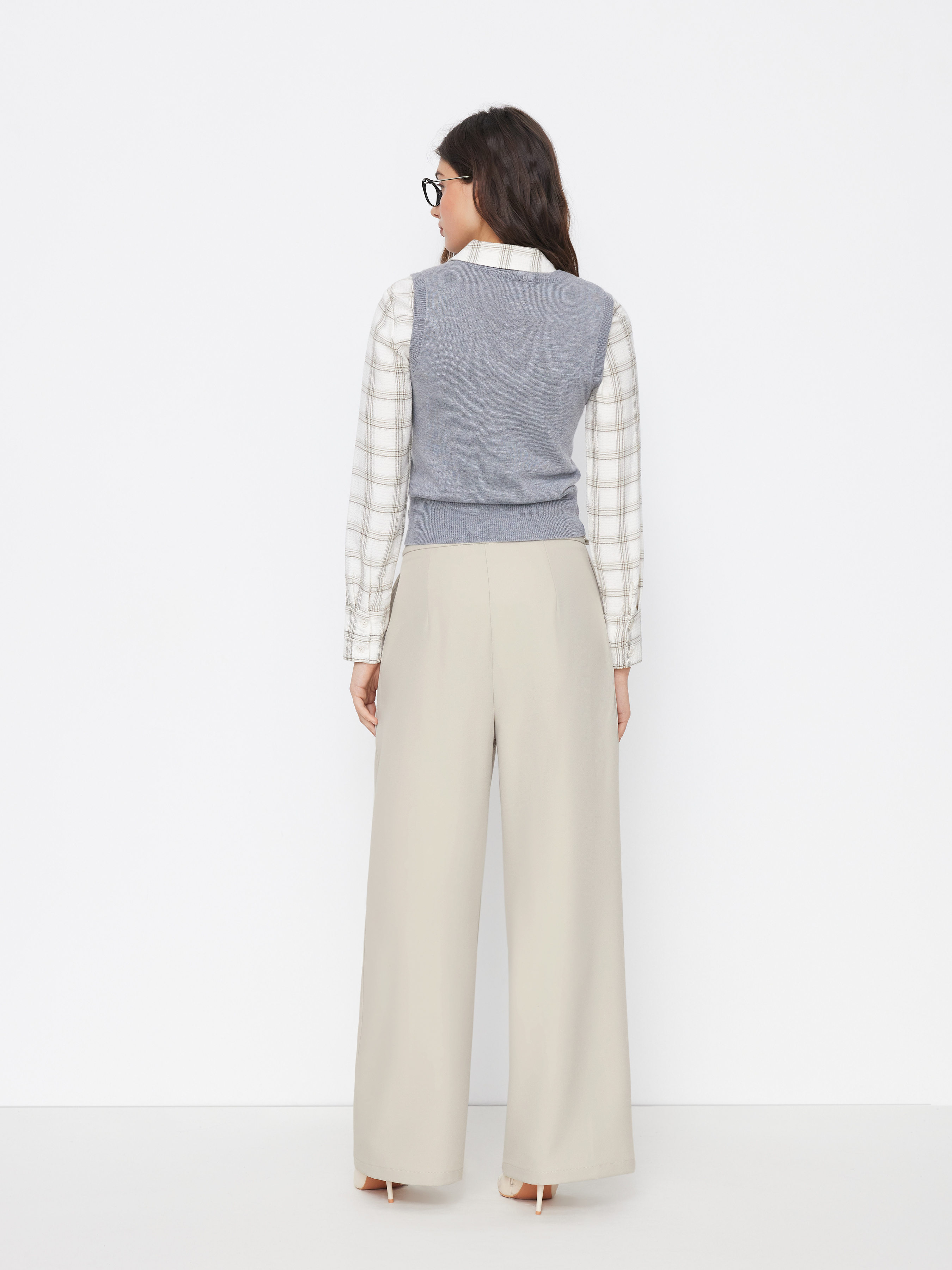 Mid Rise Tie Side Knotted Pleated Wide Leg Trousers - Beige