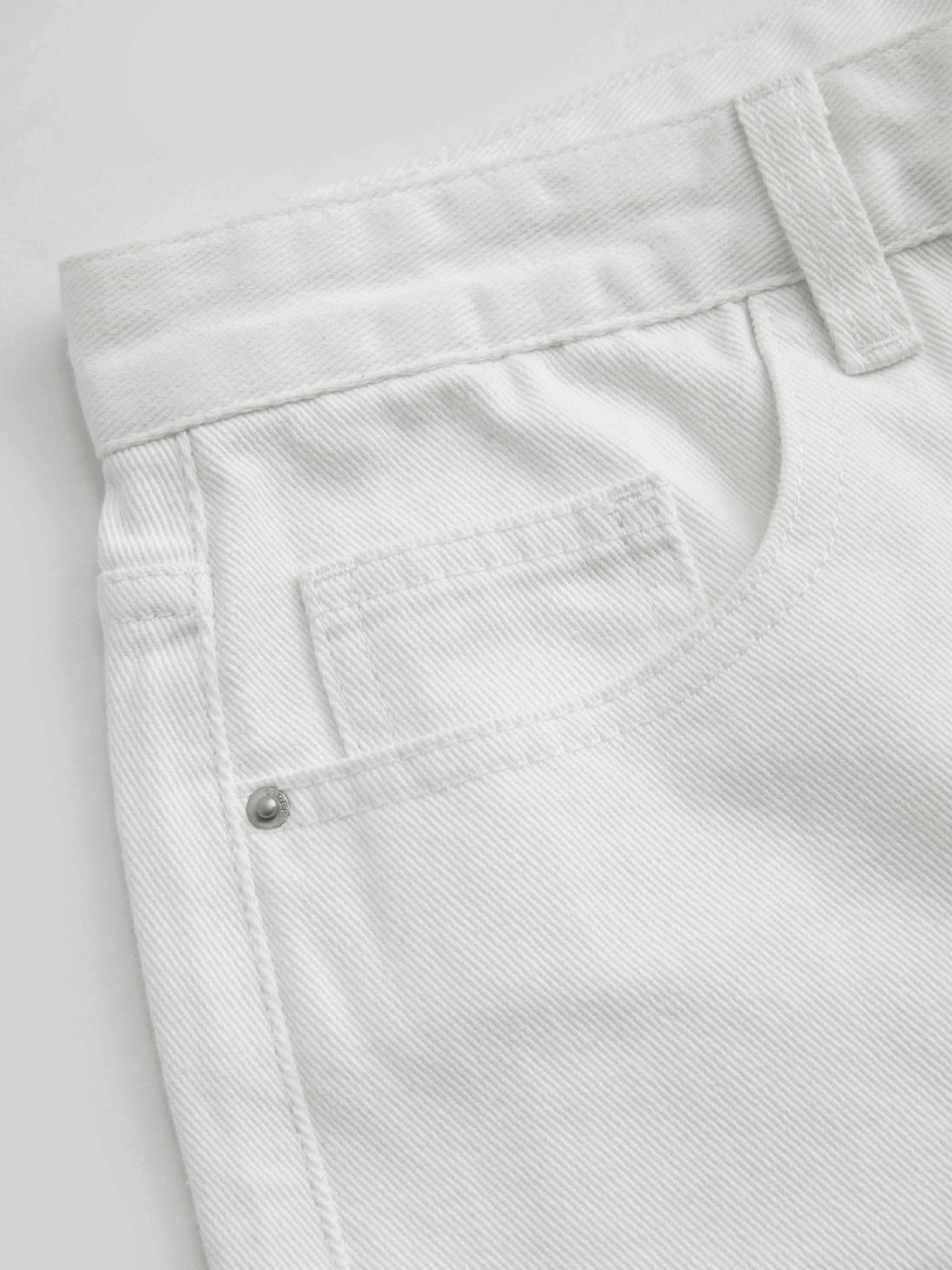 Denim Low-Rise Baggy Trousers - White