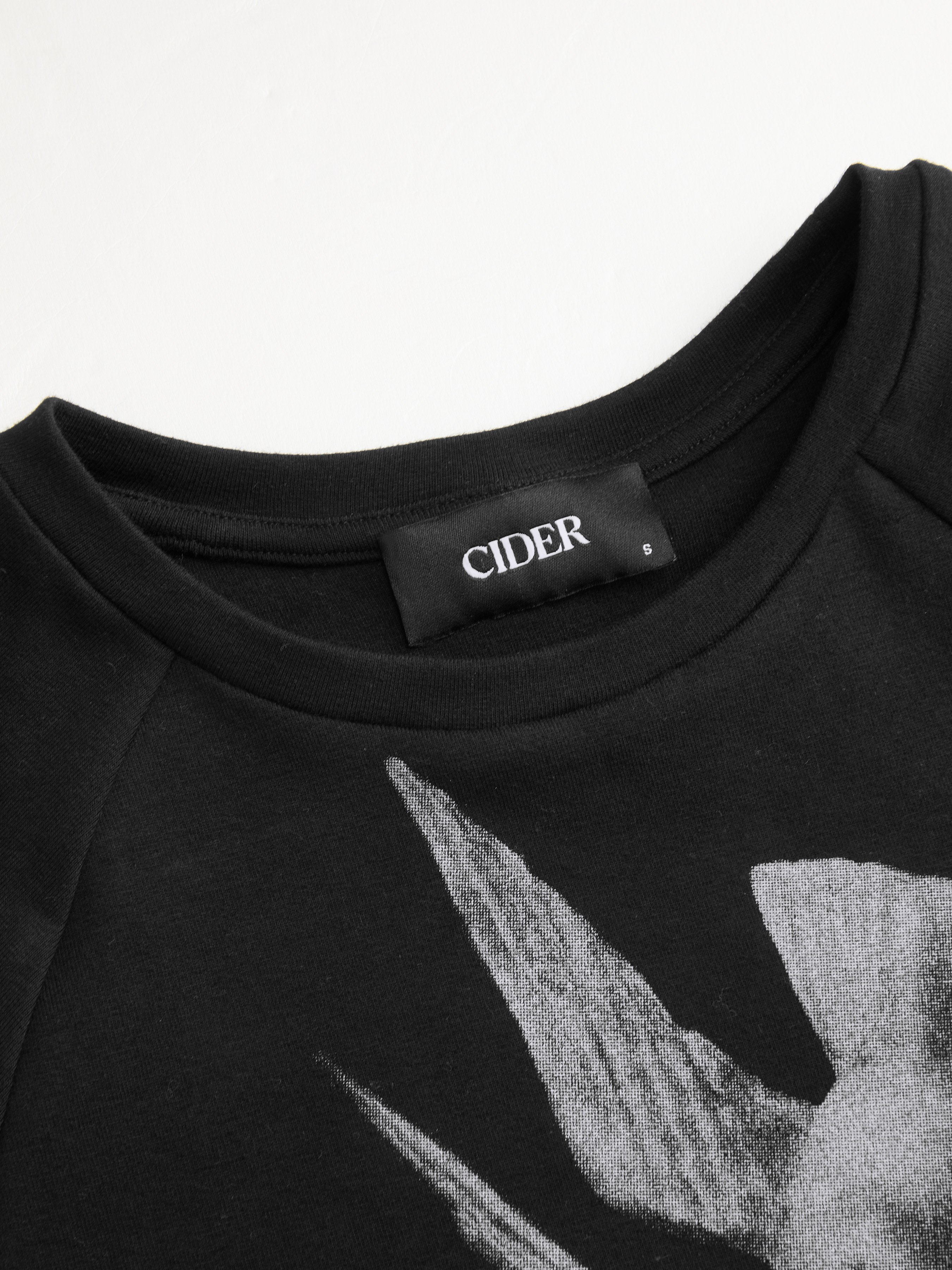 Bird Graphic Cotton Raglan Sleeve Crop Tee - Black