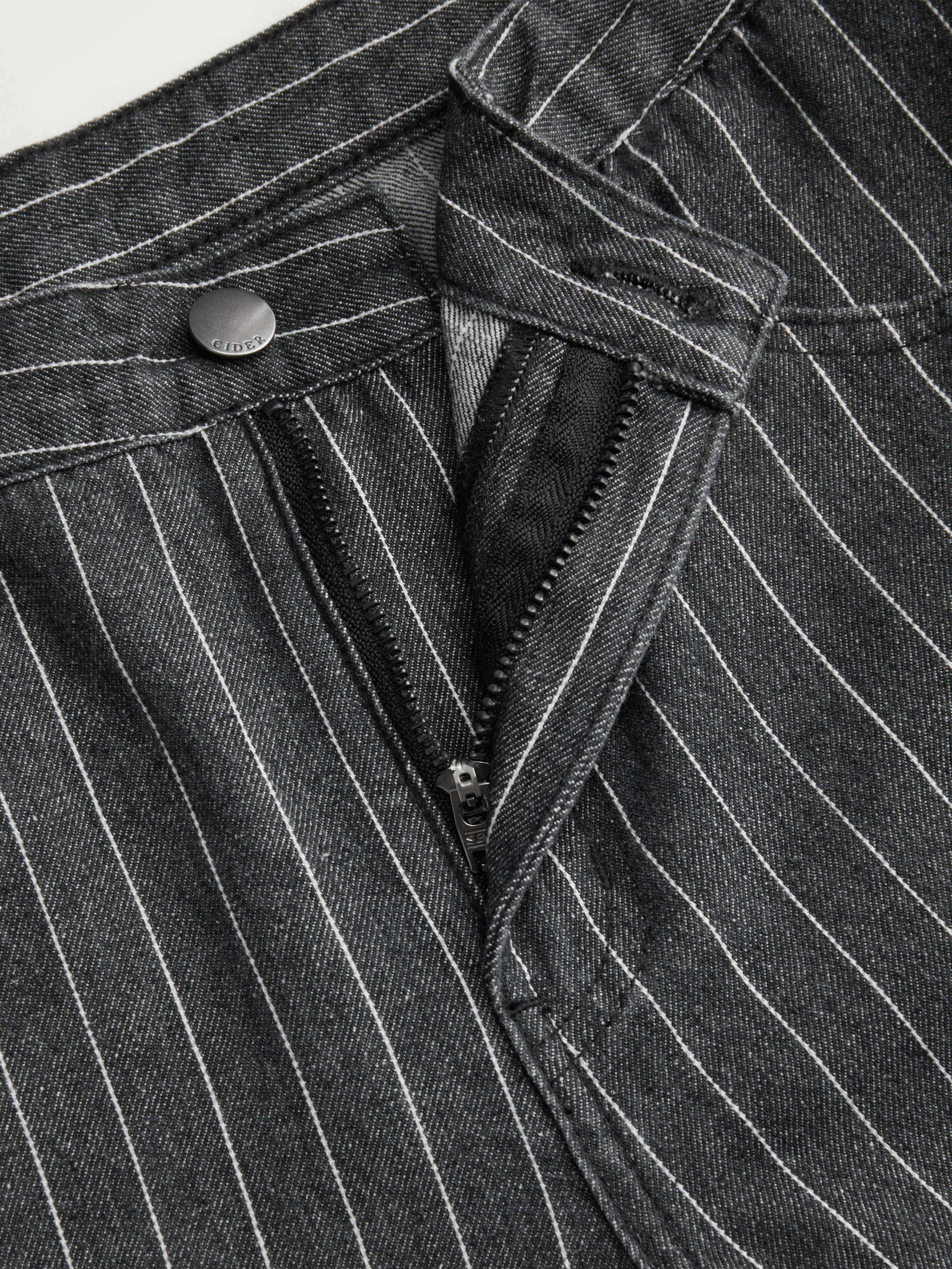 Denim Low-Rise Baggy Trousers - Black Stripe