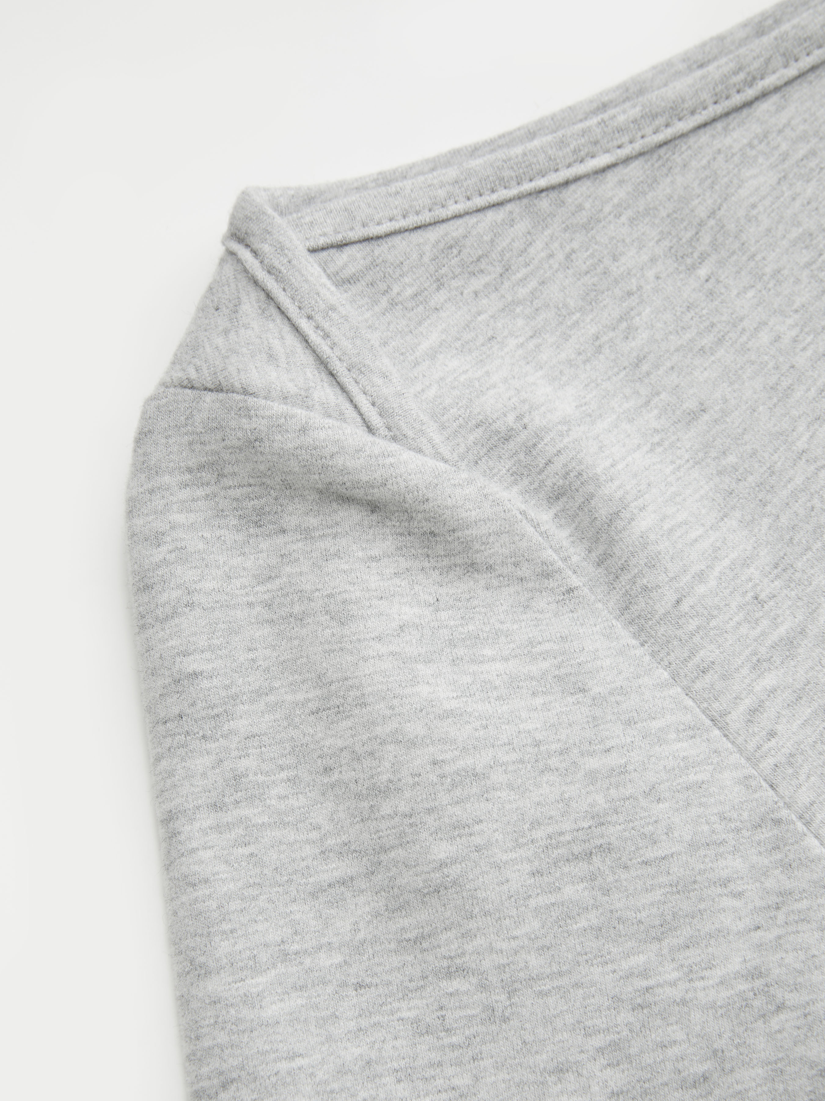 Knit Fabric Boat Neck Curved-Hem 3/4 Long Sleeve Tee - Light Grey