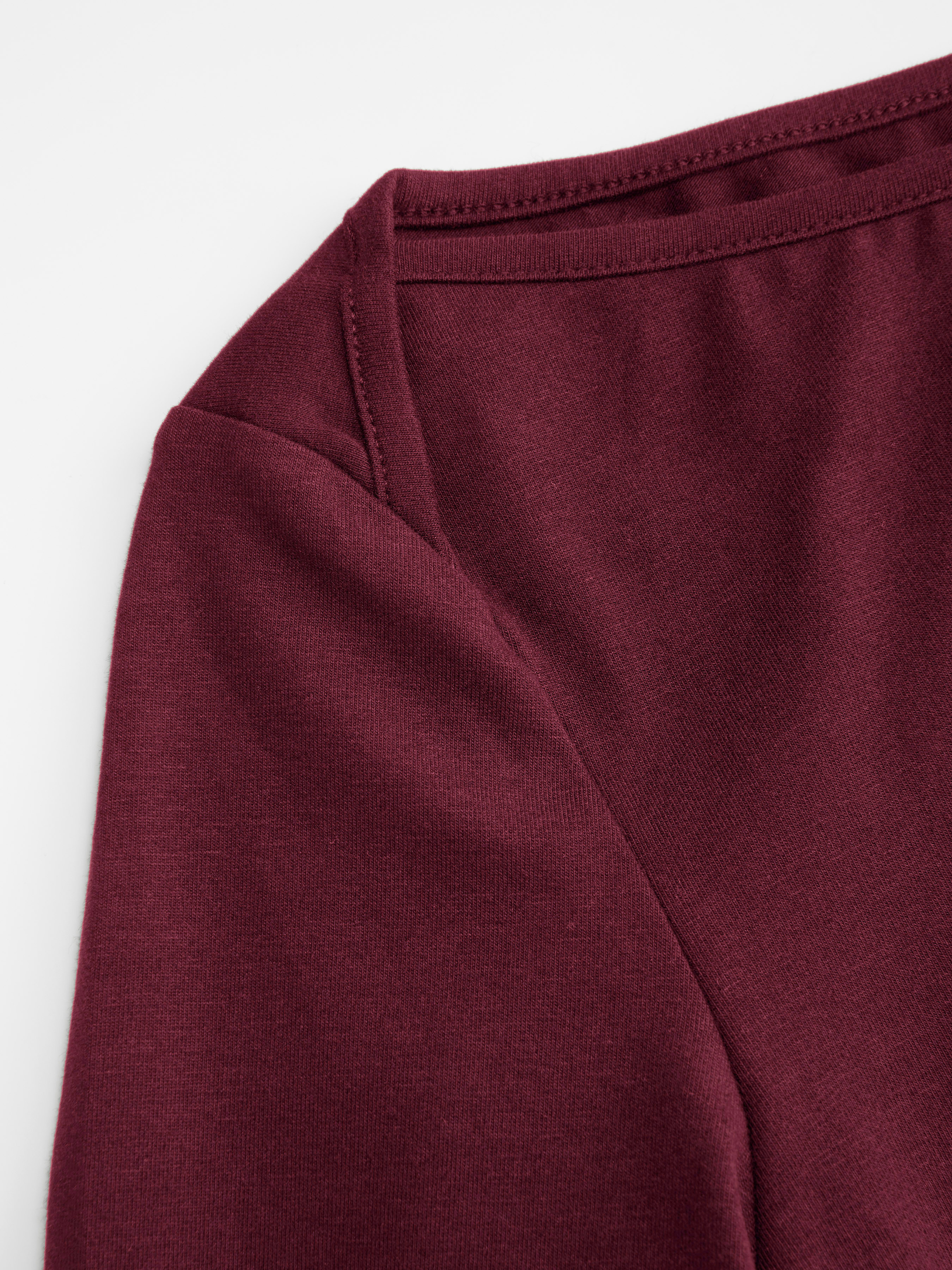 Knit Fabric Boat Neck Curved-Hem 3/4 Long Sleeve Tee - Wine