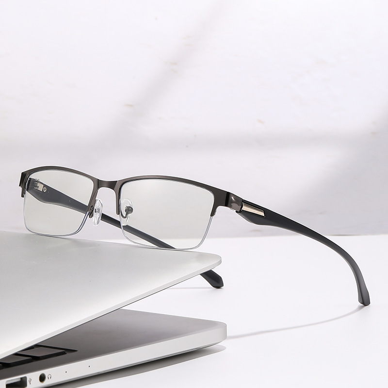 Photochromic Progressive Multifocal Glasses