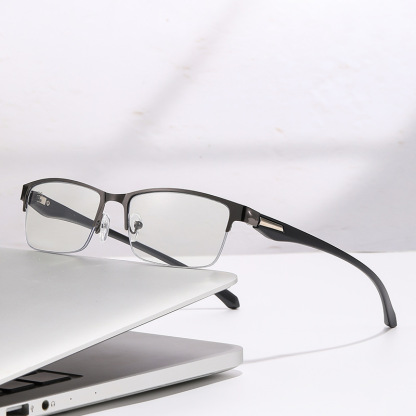 Photochromic Progressive Multifocal Glasses