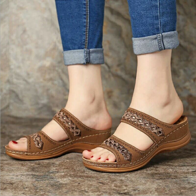 Ladies Cutout Flat Casual Slippers-Comfort & Reliable