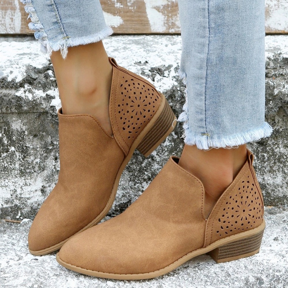 🔥Last Day Promotion 70% OFF - Women's Cutout Chunky Heel Leather Orthopedic Shoes-Comfort & Reliable