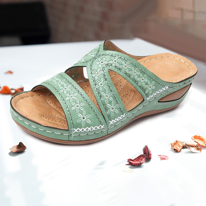 Women's Casual Slope With Embroidered Slippers-Comfort & Reliable