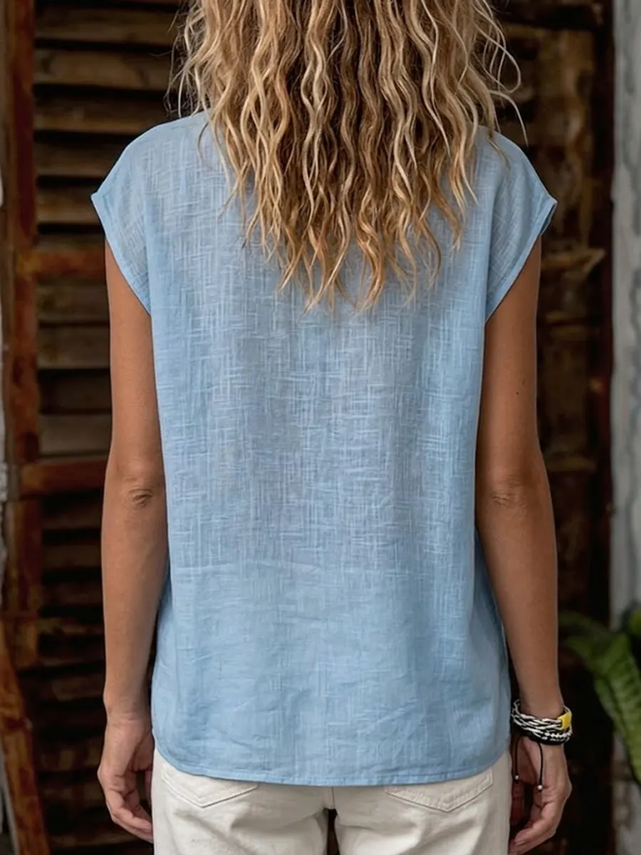 Women's Sleeveless Shirt With Double Pockets And Turn-down Collar