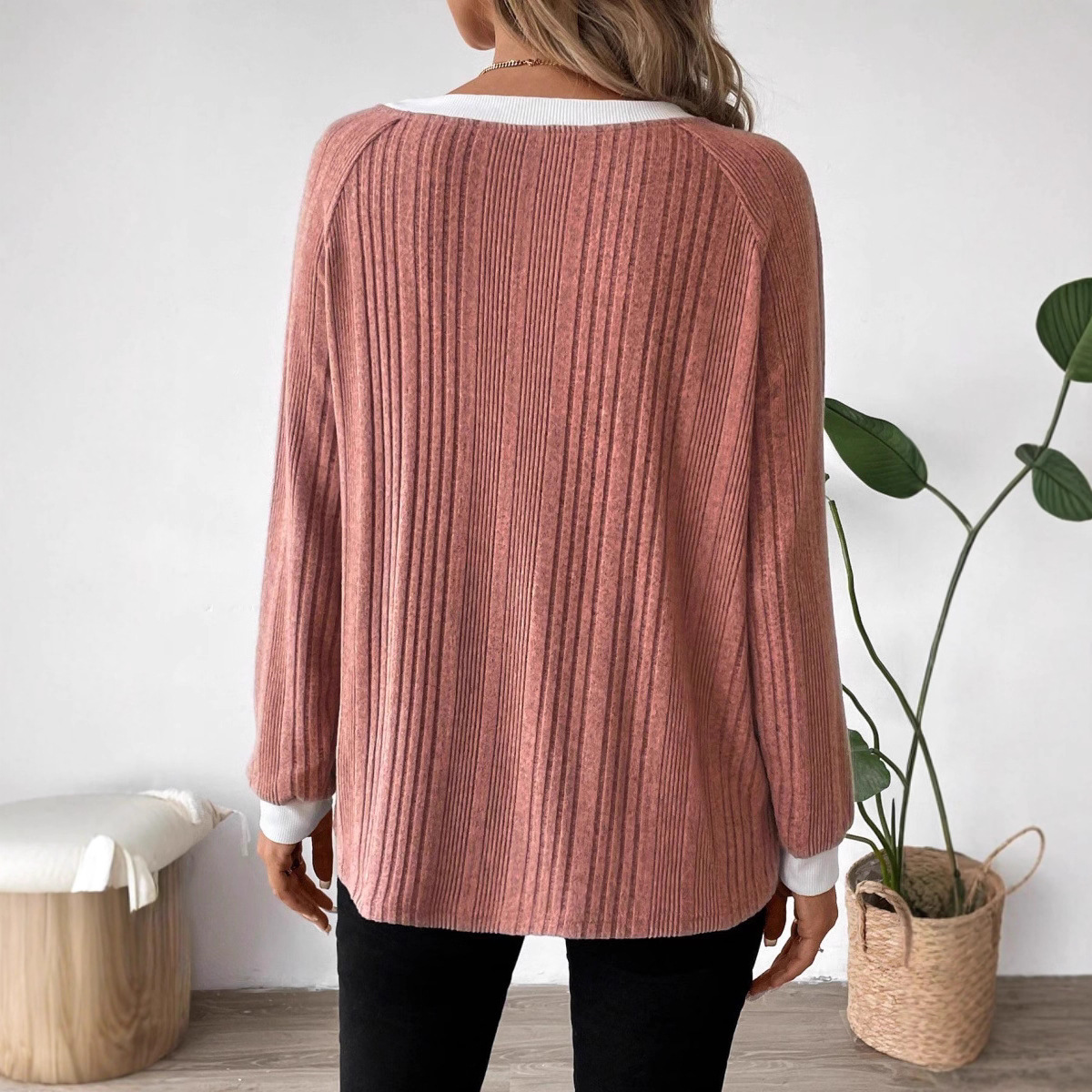 Women’s Contrast-Trim Ribbed Knit Sweater Everyday Comfort with a Polished Touch