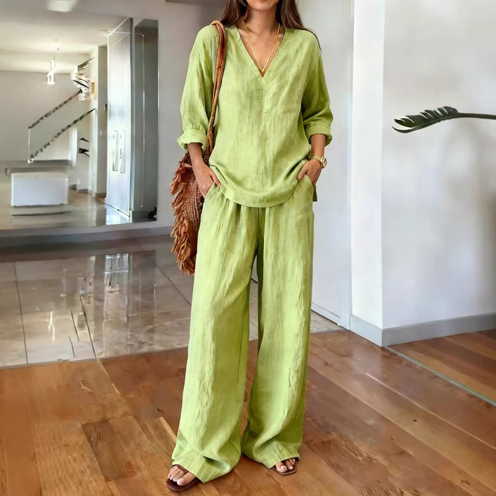 Long-sleeved shirt and trousers set