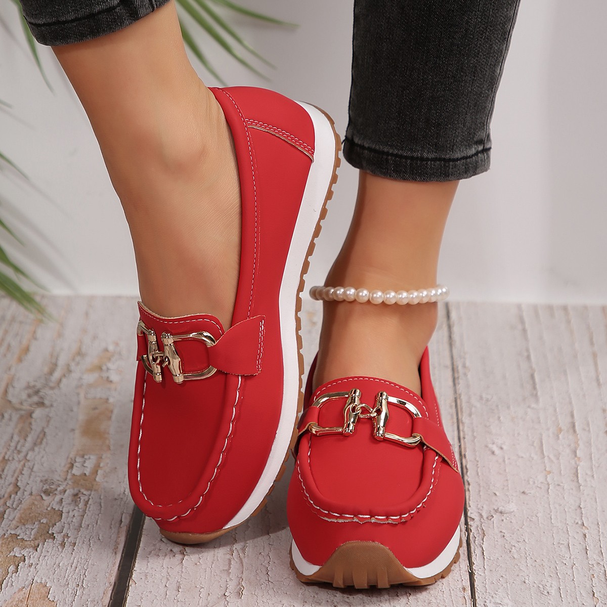 🔥LAST DAY 70% OFF - Women Comfortable Chain Decor Casual Walking Shoes-Comfort & Reliable