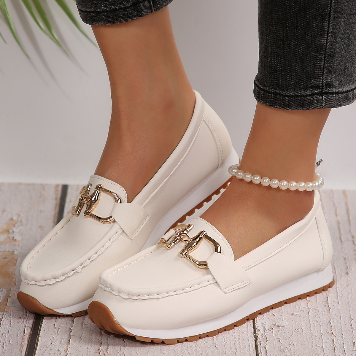 🔥LAST DAY 70% OFF - Women Comfortable Chain Decor Casual Walking Shoes-Comfort & Reliable