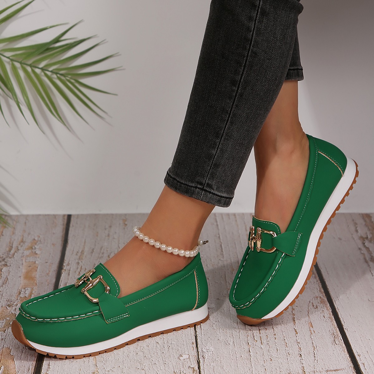 🔥LAST DAY 70% OFF - Women Comfortable Chain Decor Casual Walking Shoes-Comfort & Reliable