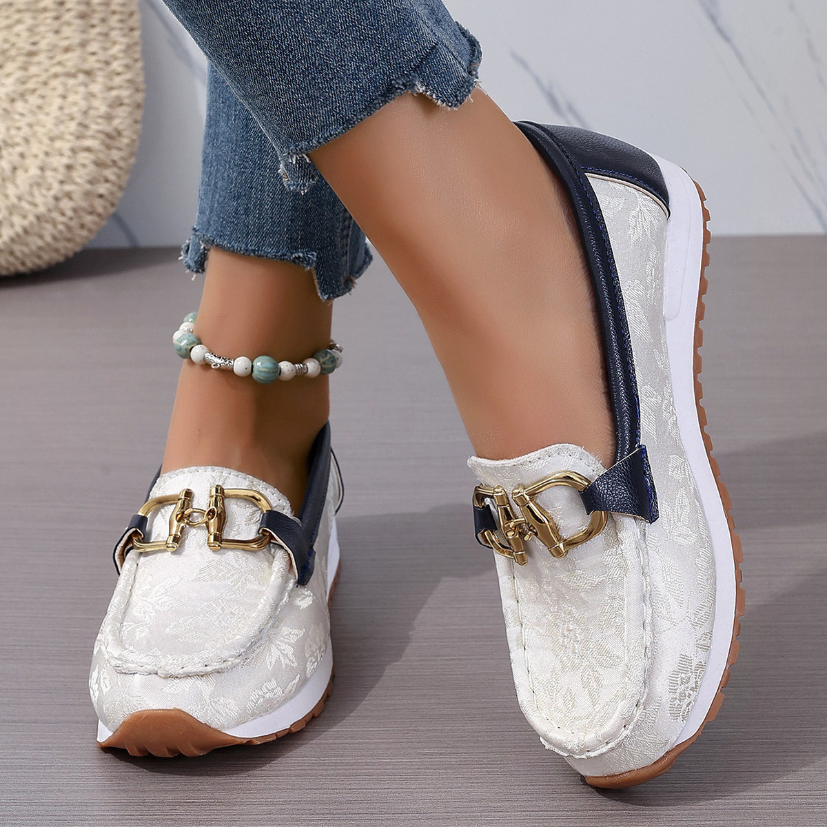 🔥LAST DAY 70% OFF - Women Comfortable Chain Decor Casual Walking Shoes-Comfort & Reliable