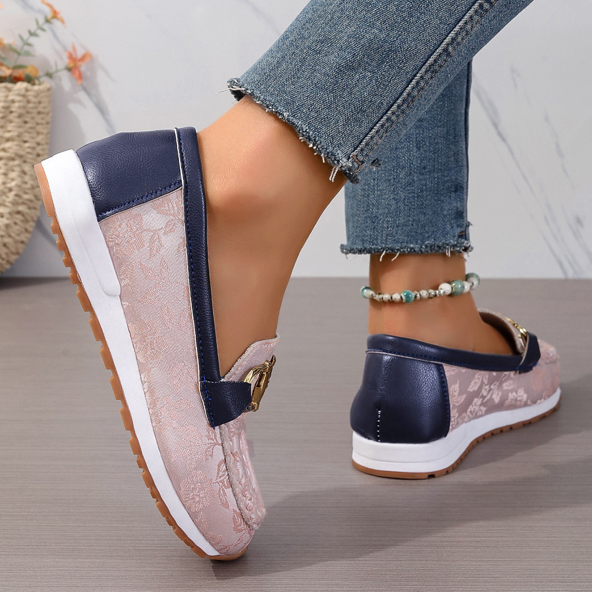 🔥LAST DAY 70% OFF - Women Comfortable Chain Decor Casual Walking Shoes-Comfort & Reliable