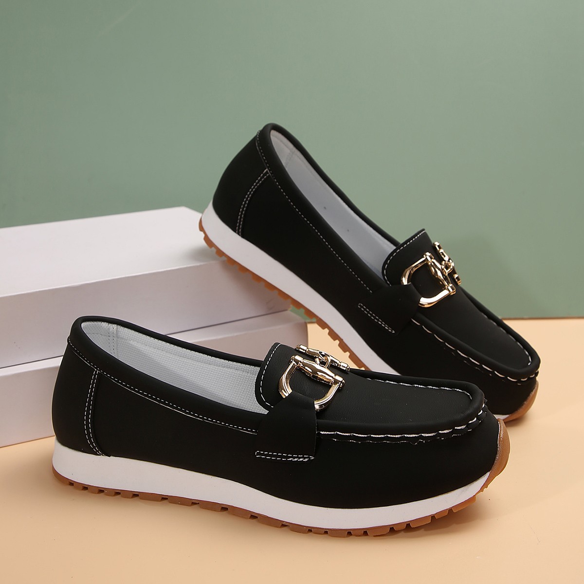 🔥LAST DAY 70% OFF - Women Comfortable Chain Decor Casual Walking Shoes-Comfort & Reliable