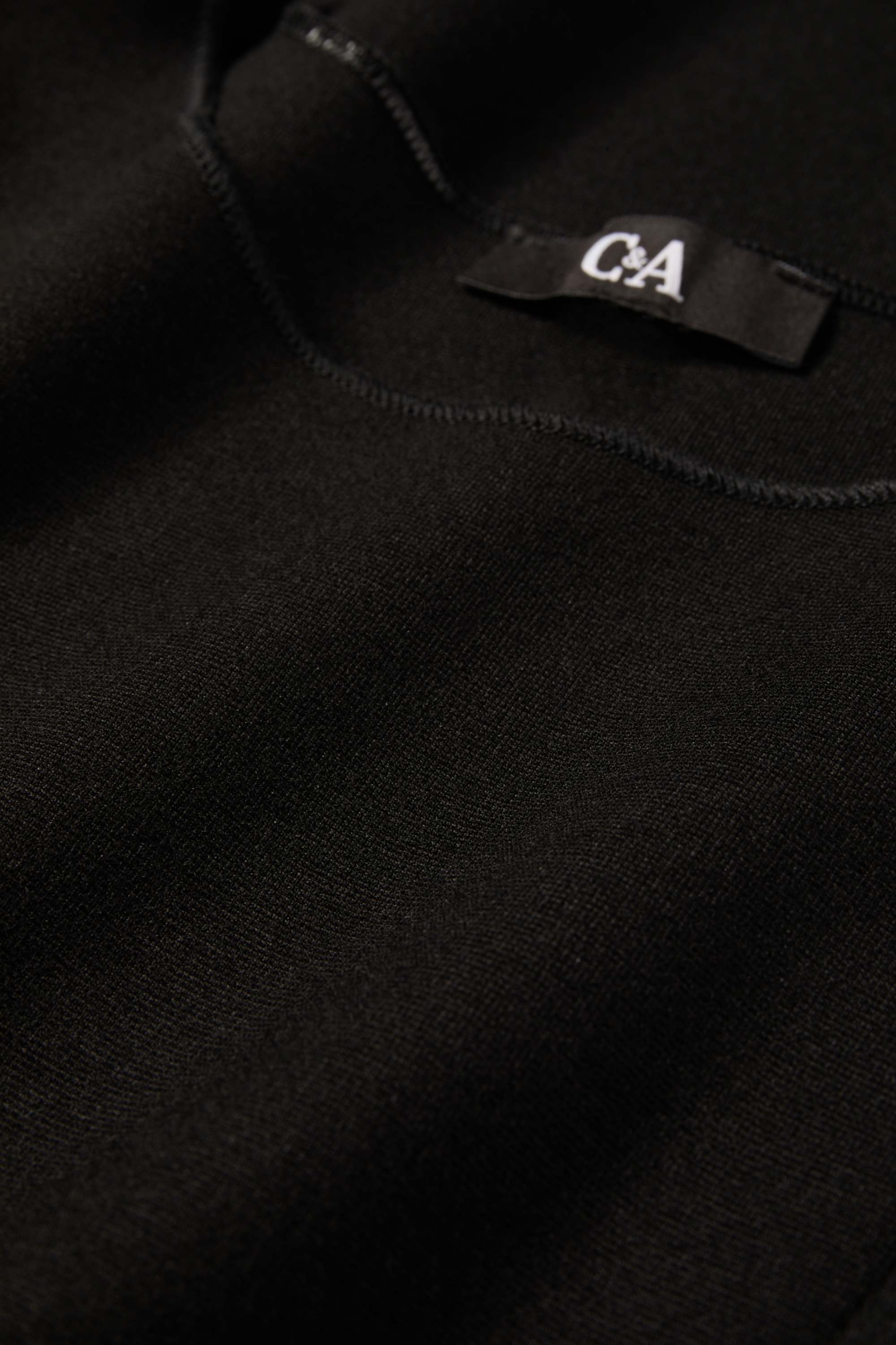 Top black