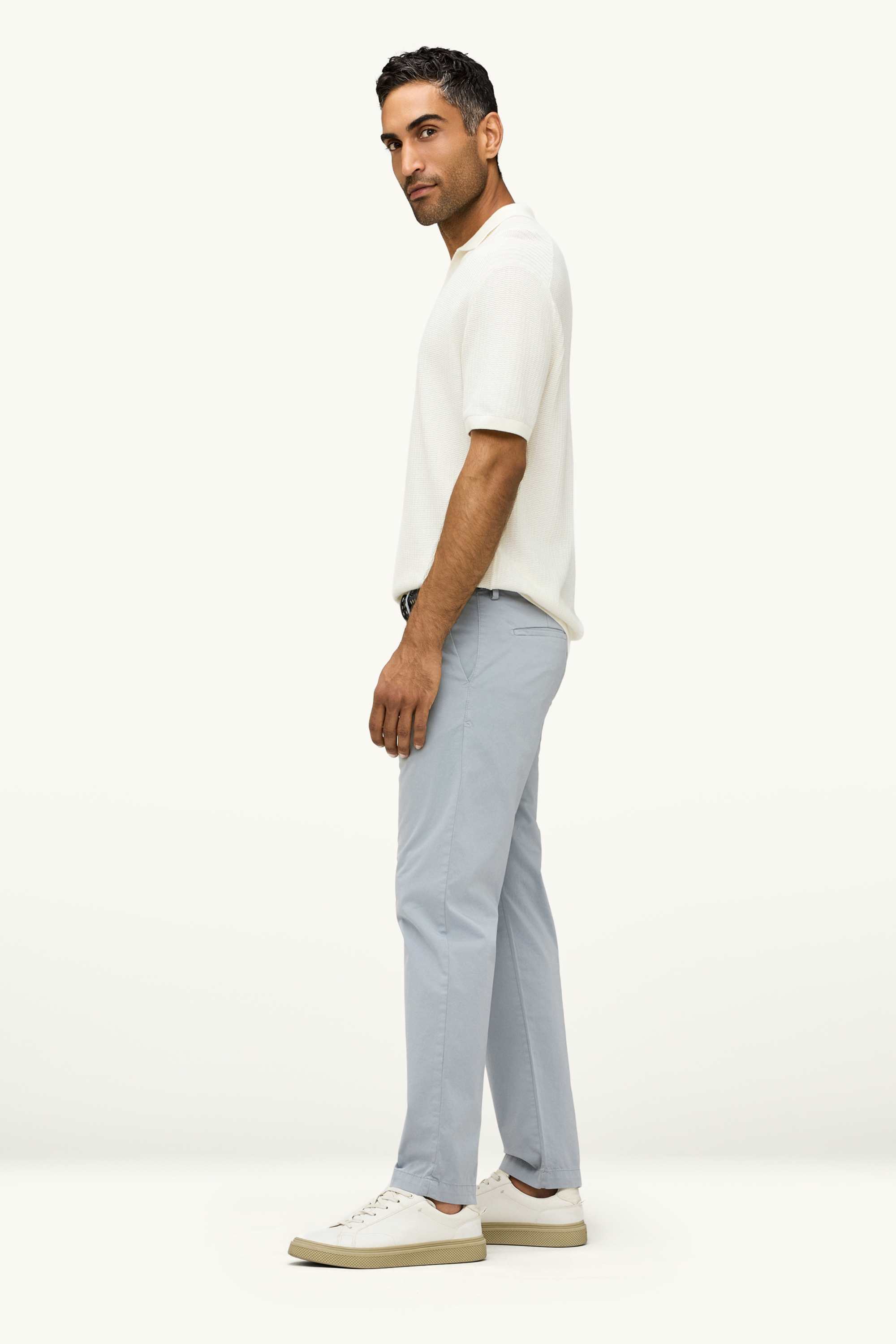 Chinos with belt gray