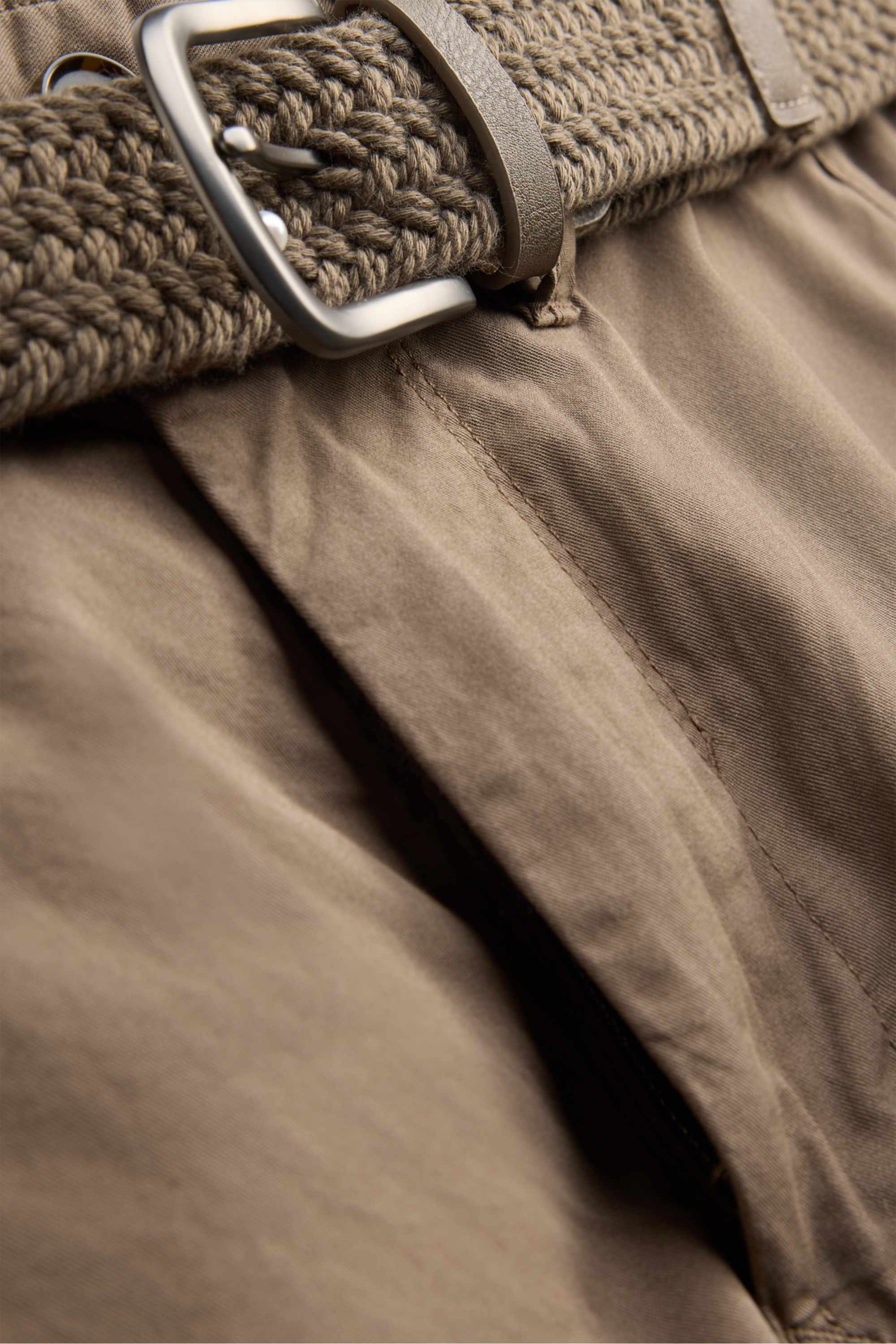 Cargo Bermuda shorts with belt brown