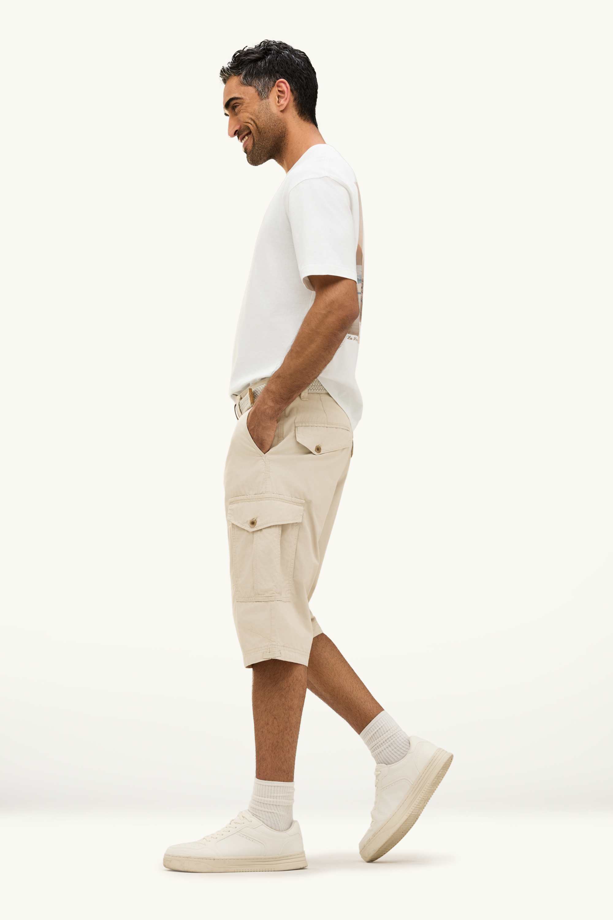 Cargo Bermuda shorts with belt beige