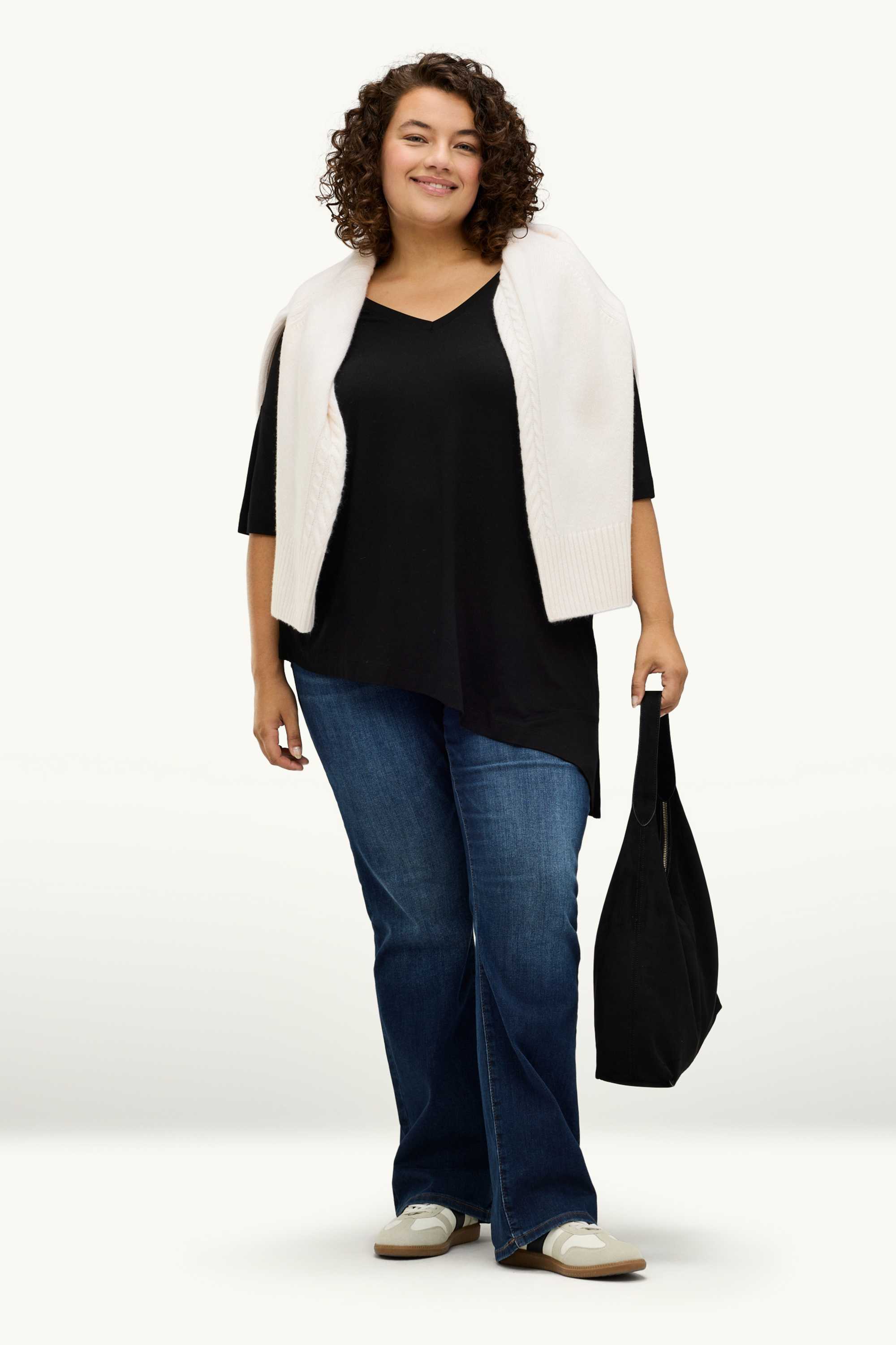V-neck T-shirt - relaxed fit black