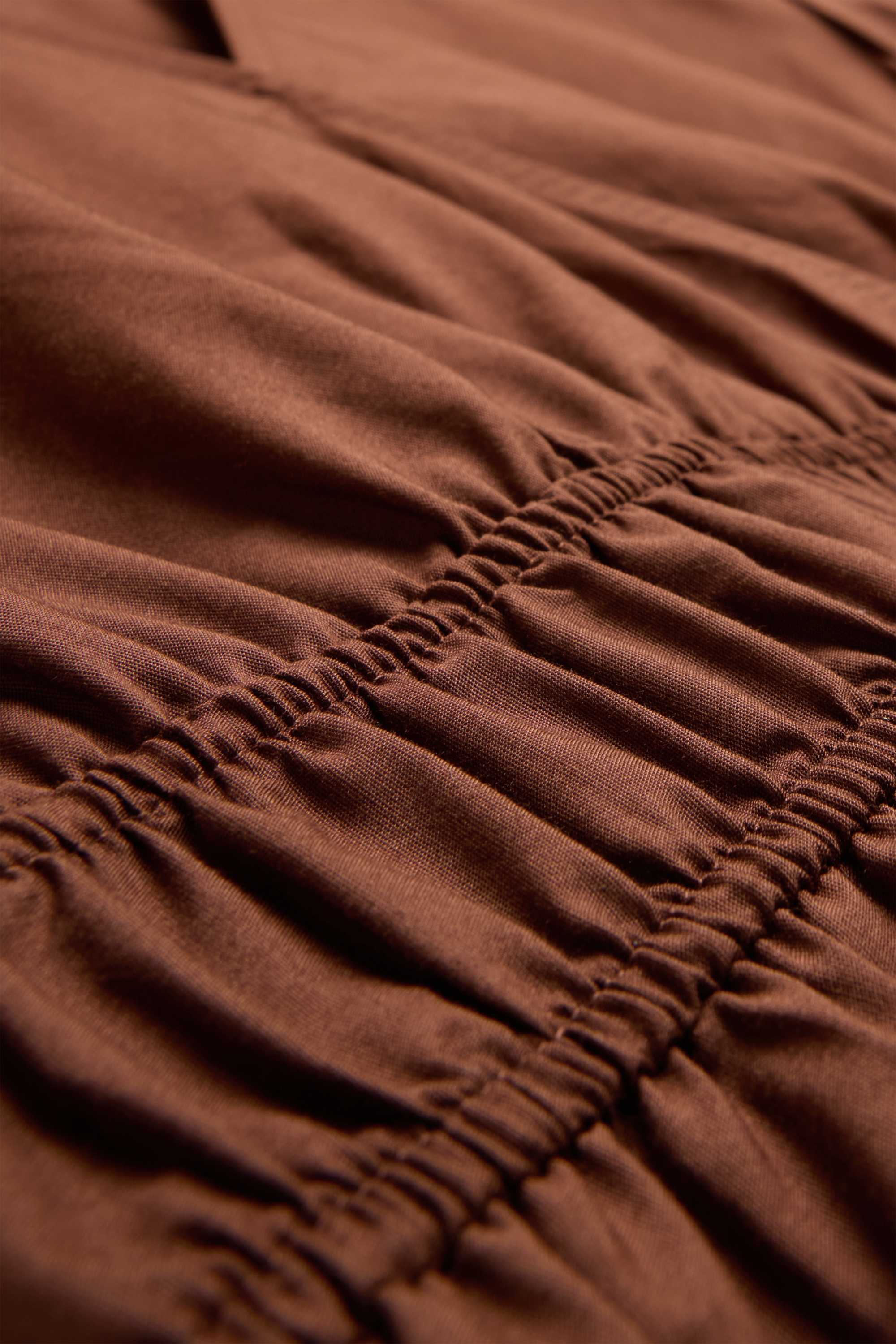 Fit & flare V-neck dress brown