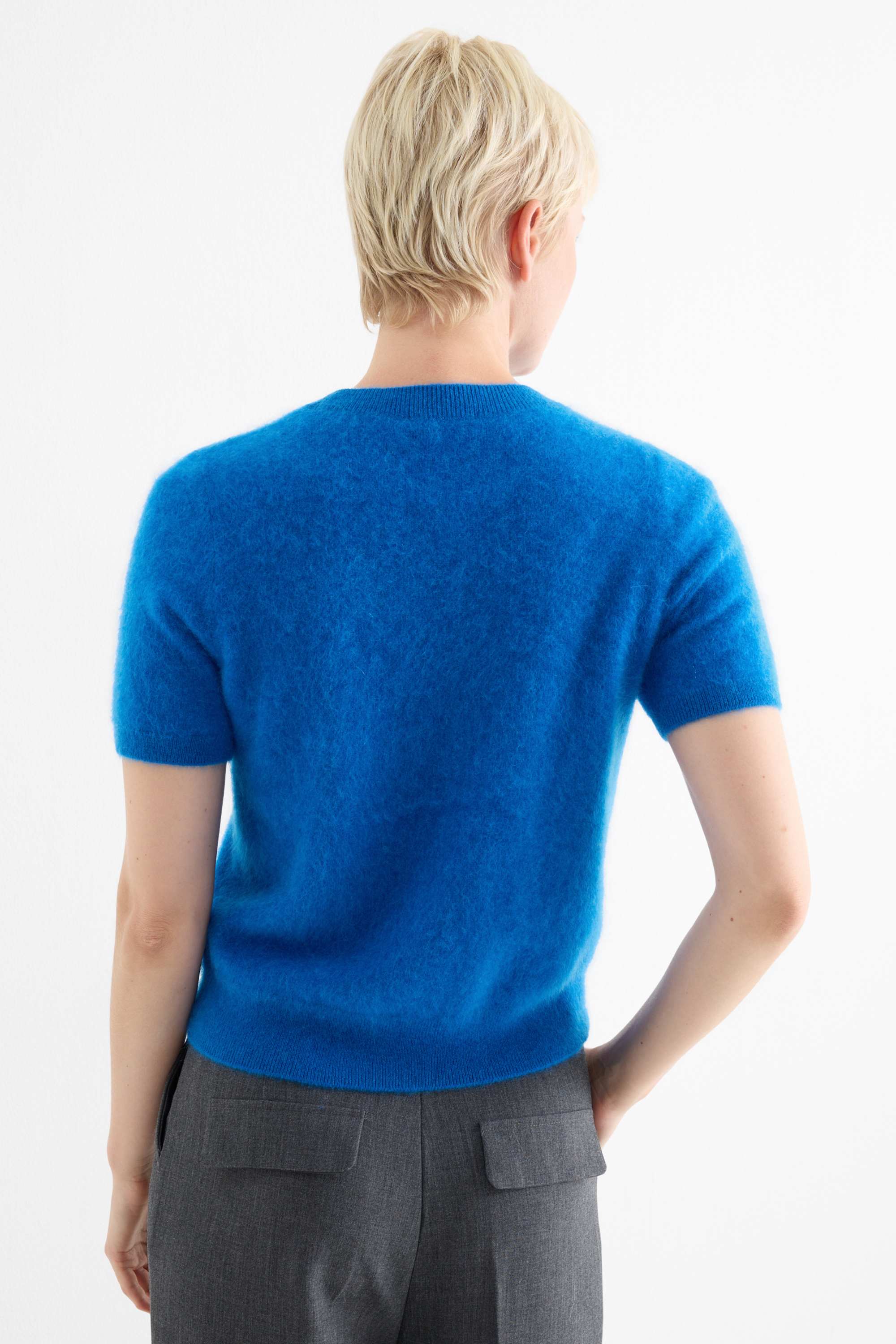 Knitted cashmere jumper - short sleeve blue