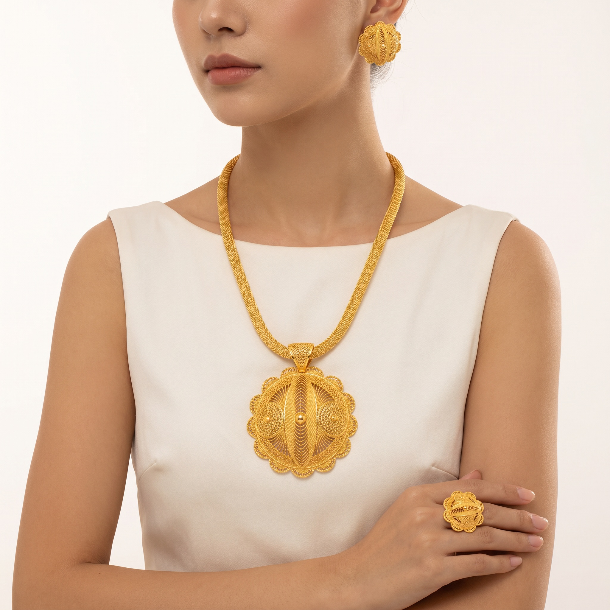 Gold-Tone Scalloped Filigree Medallion Jewelry Set, 3 Pcs