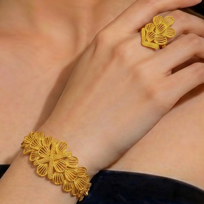 Gold-Tone Scalloped Fan Jewelry Set, 4 Pcs