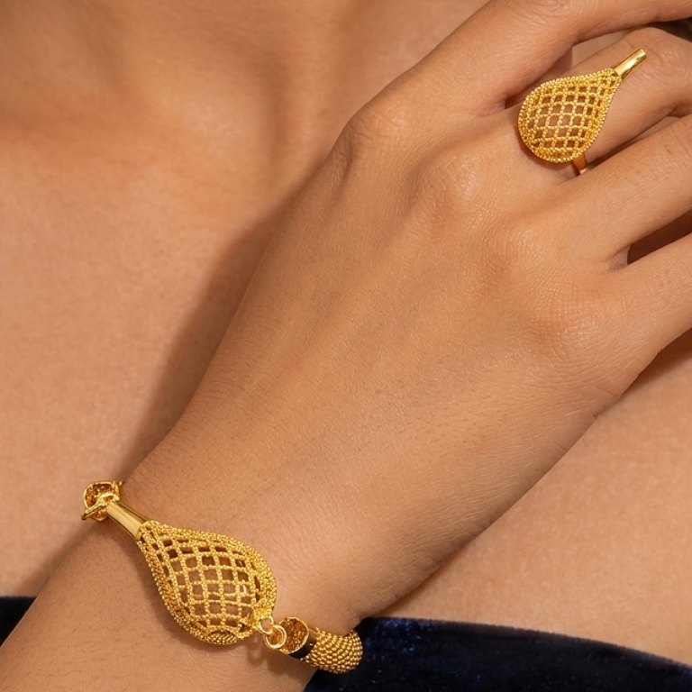 Gold-Tone Bold Round Medallion Jewelry Set, 4 Pcs