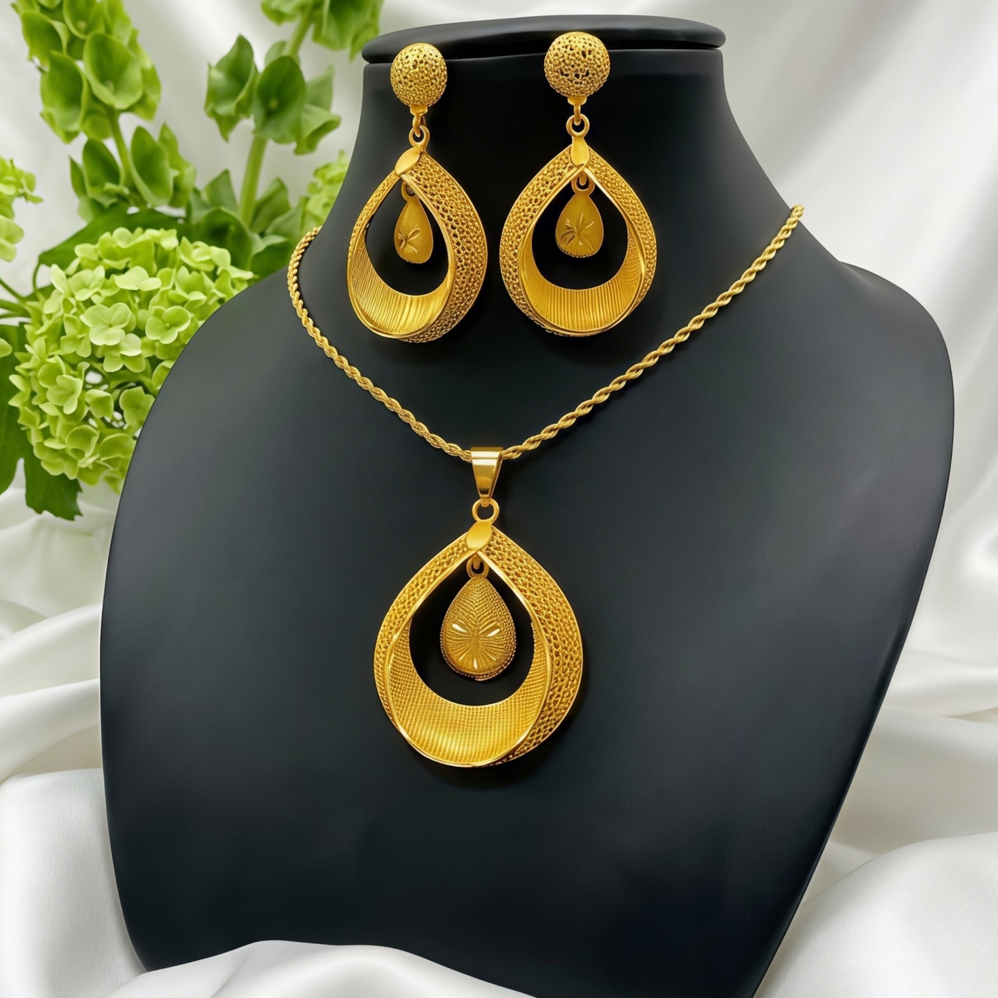 Gold-Tone Nested Teardrop Necklace & Earring Set
