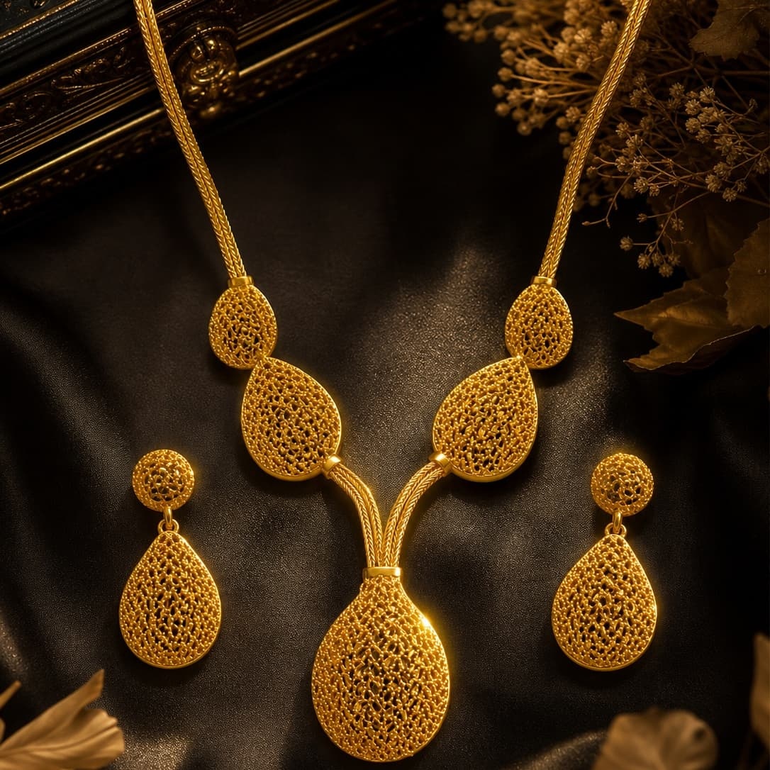 Gold-Tone Openwork Mesh Pendant Necklace & Earring Set