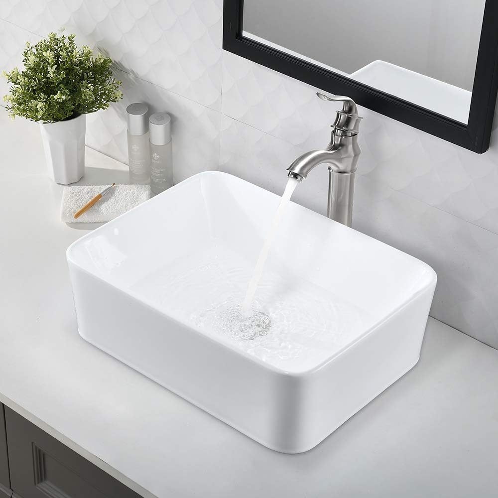 VOKIM - Conjunto de fregadero y llave de baño de 20 x 14 pulgadas, rectángulo moderno sobre el mostrador, porcelana negra, lavabo de cerámica y llave de bronce aceitado