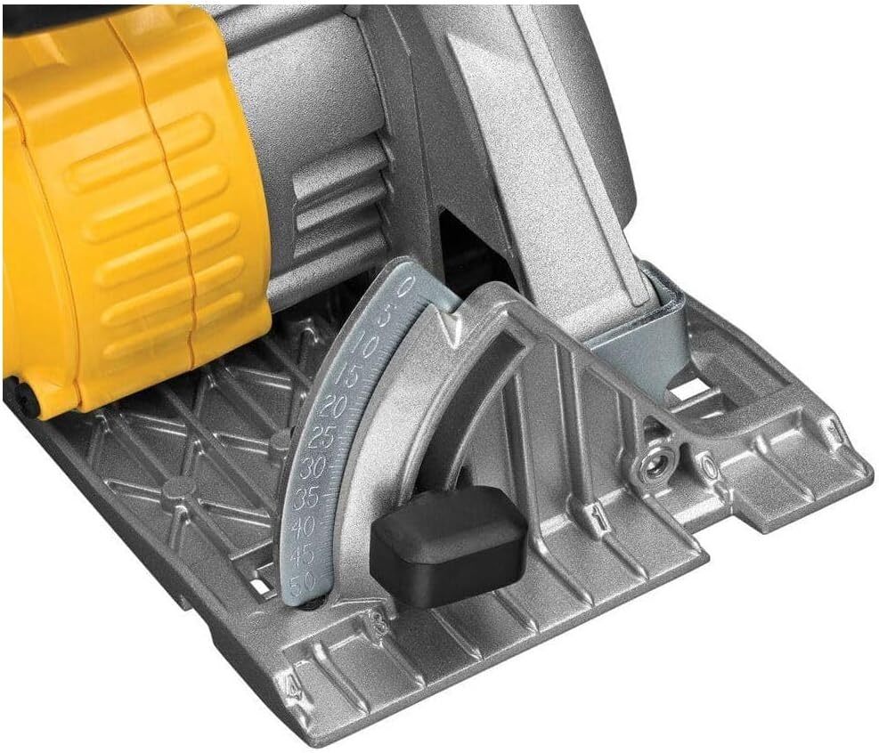 Sierra circular DEWALT 20V MAX, inalámbrica, estilo Sidewinder, portátil, hoja de 6-1/2 pulgadas, 5150 RPM, capacidad de biselado de 0 a 50 grados, batería no incluida (DCS391B)