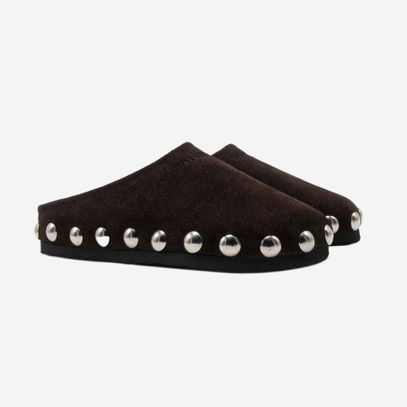 PENNY CLOG Calzado estilo zueco de ante, adornado con tachuelas plateadas (2 pares).