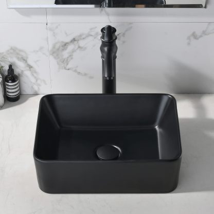 VOKIM - Conjunto de fregadero y llave de baño de 20 x 14 pulgadas, rectángulo moderno sobre el mostrador, porcelana negra, lavabo de cerámica y llave de bronce aceitado