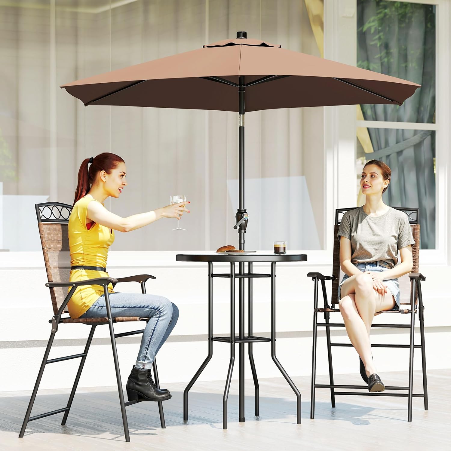 Outsunny - Juego de 4 Muebles de Comedor para Patio al Aire última intervensión, 2 sillas Plegables, Paraguas de ángulo Ajustable, Mesa de Comedor de Vidrio Templado con Textura Ondulada, Color café
