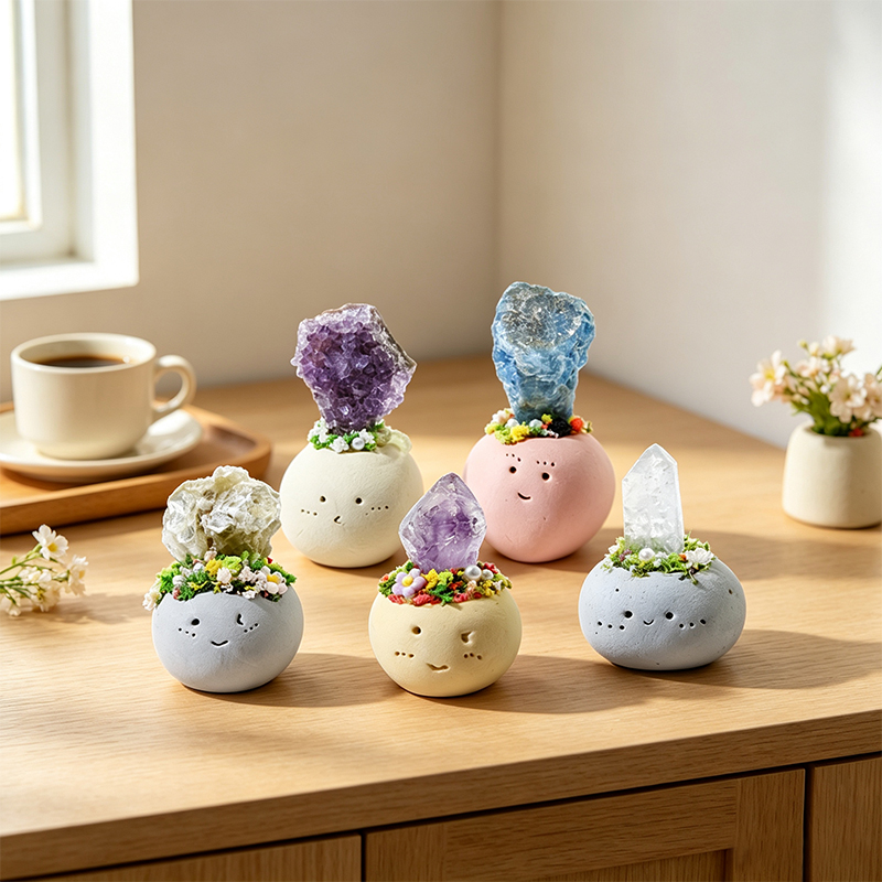 5‑Pack Hand‑Sculpted Clay Character Figurines with Assorted Natural Raw Crystals, Mini Crystal Pot Decor Ornament Set, Cute Desktop Shelf Decoration, Collectible Gift for Crystal Lovers