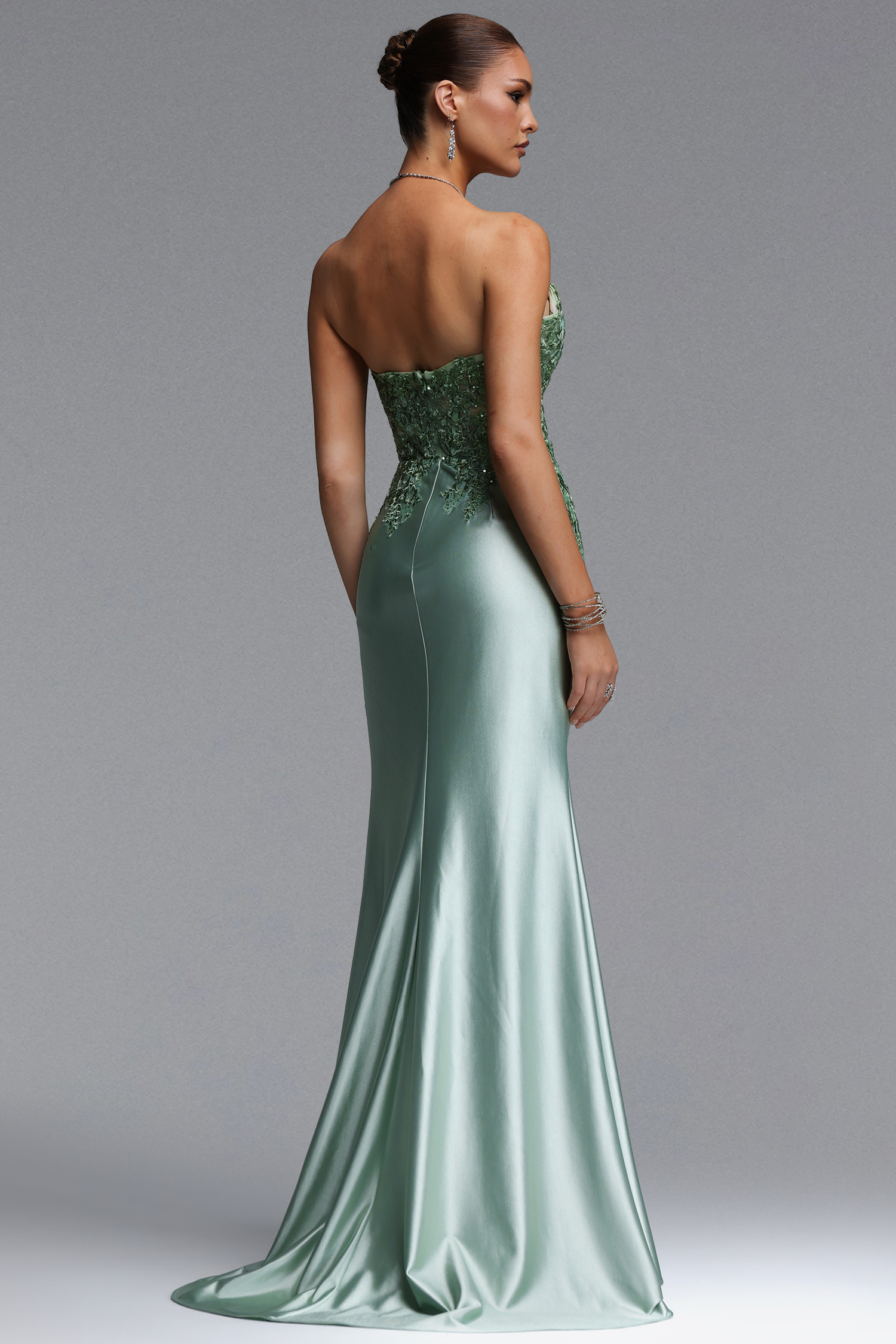 Xidel Elegant Tailored Strapless Pleated Lace Applique Maxi Dress