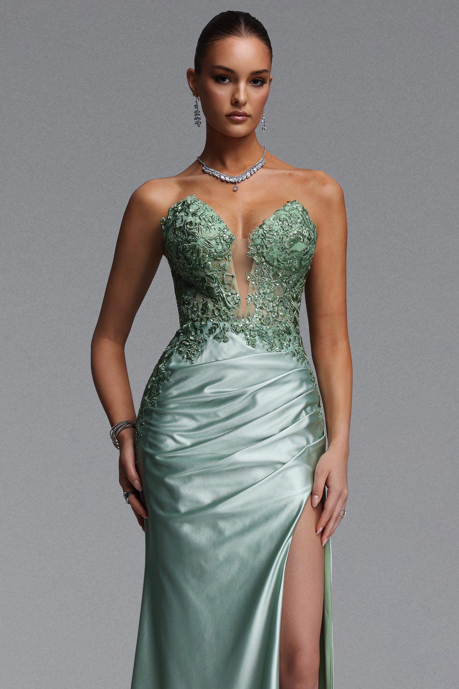 Xidel Elegant Tailored Strapless Pleated Lace Applique Maxi Dress