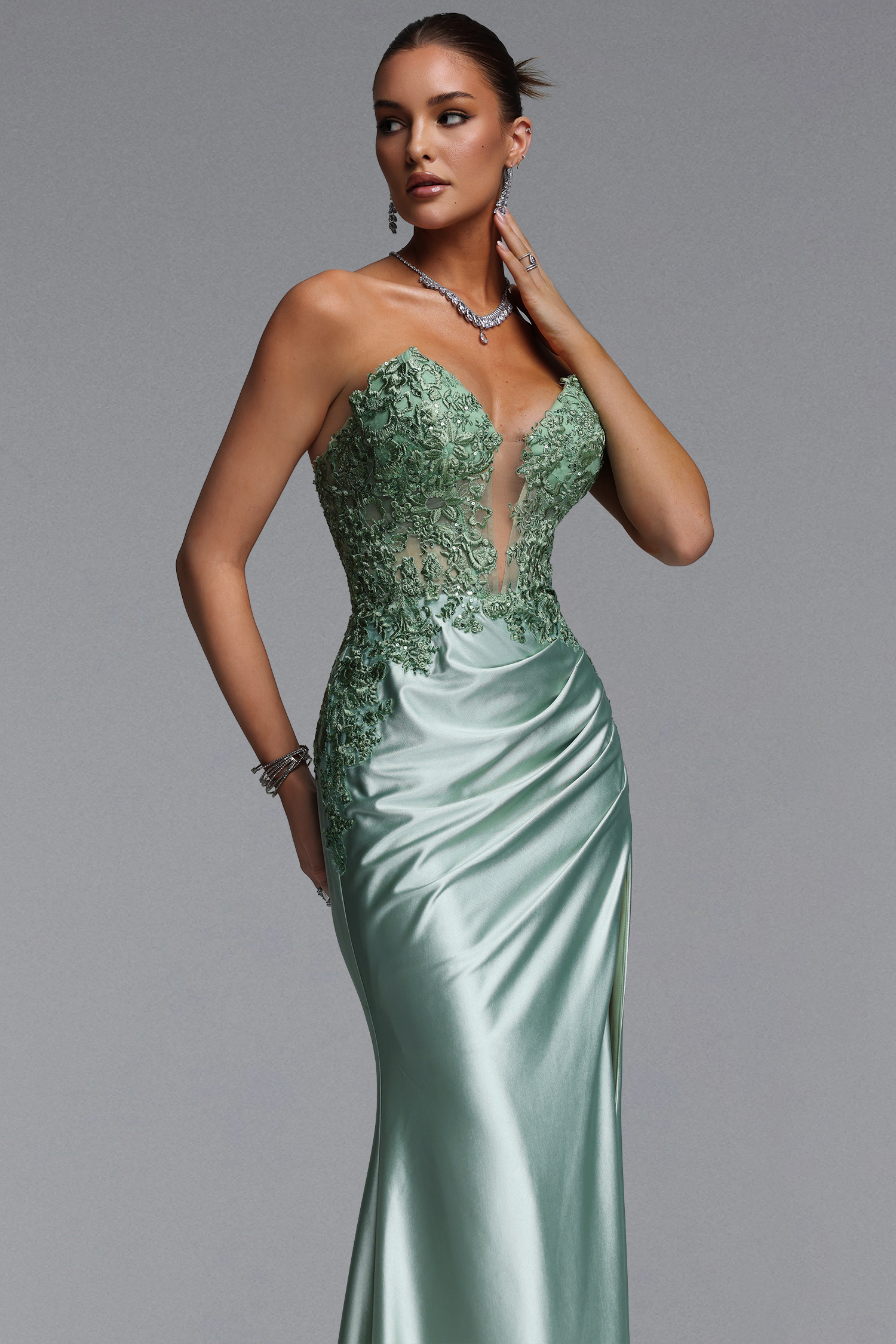Xidel Elegant Tailored Strapless Pleated Lace Applique Maxi Dress