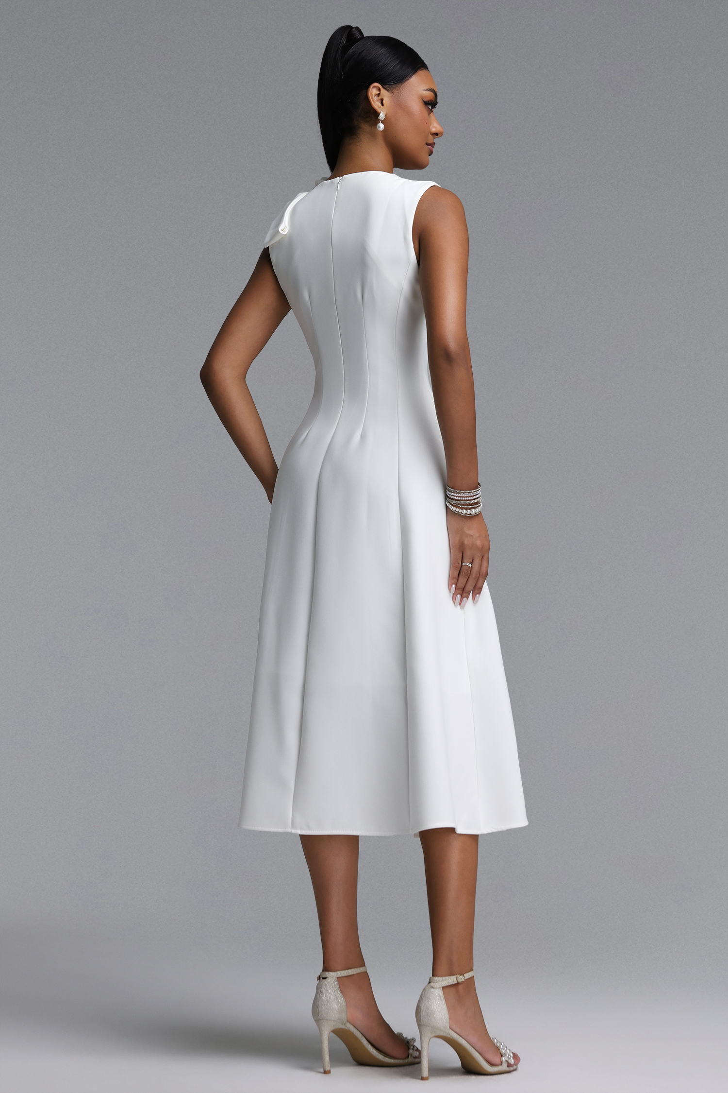 Oana Sleeveless Floral Applique Pleated Midi Bandage Dress