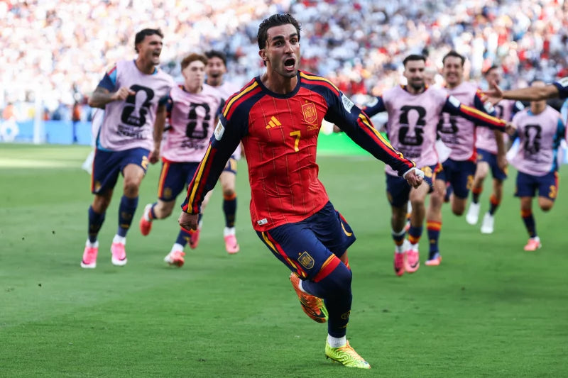 Spain players celebrate after defeating Argentina in the 2026 FIFA World Cup final
