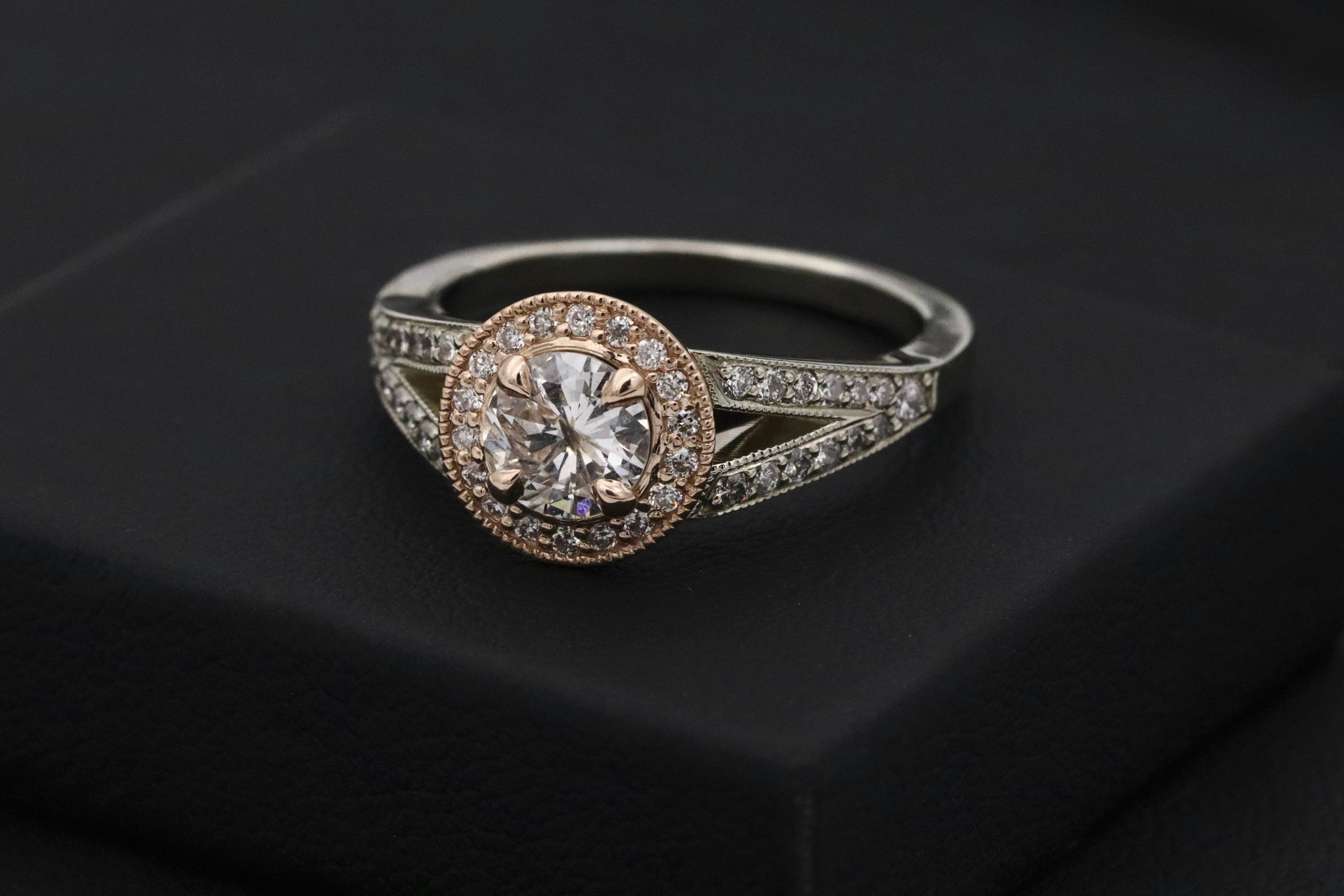 Engraved Linked Circle Ring for Mom