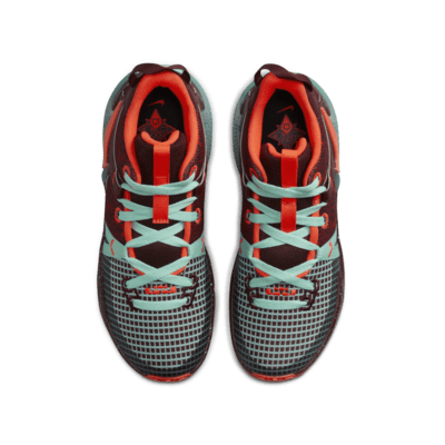 LeBron Witness 7 SE