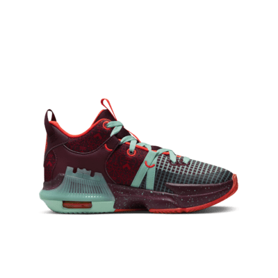 LeBron Witness 7 SE