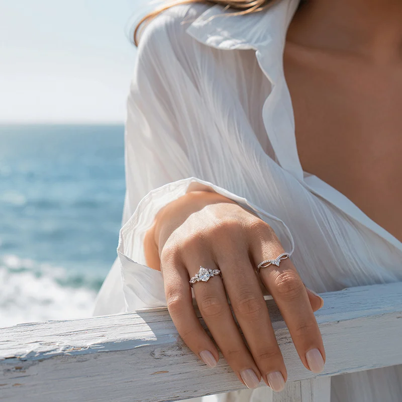 Jeulia Infinity Twist Pear Shaped Engagement Ring Set